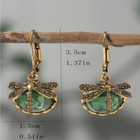 New Vintage Styled Dragonfly Crystal Pendant Earrings in Grass Green - Picture 4 of 4